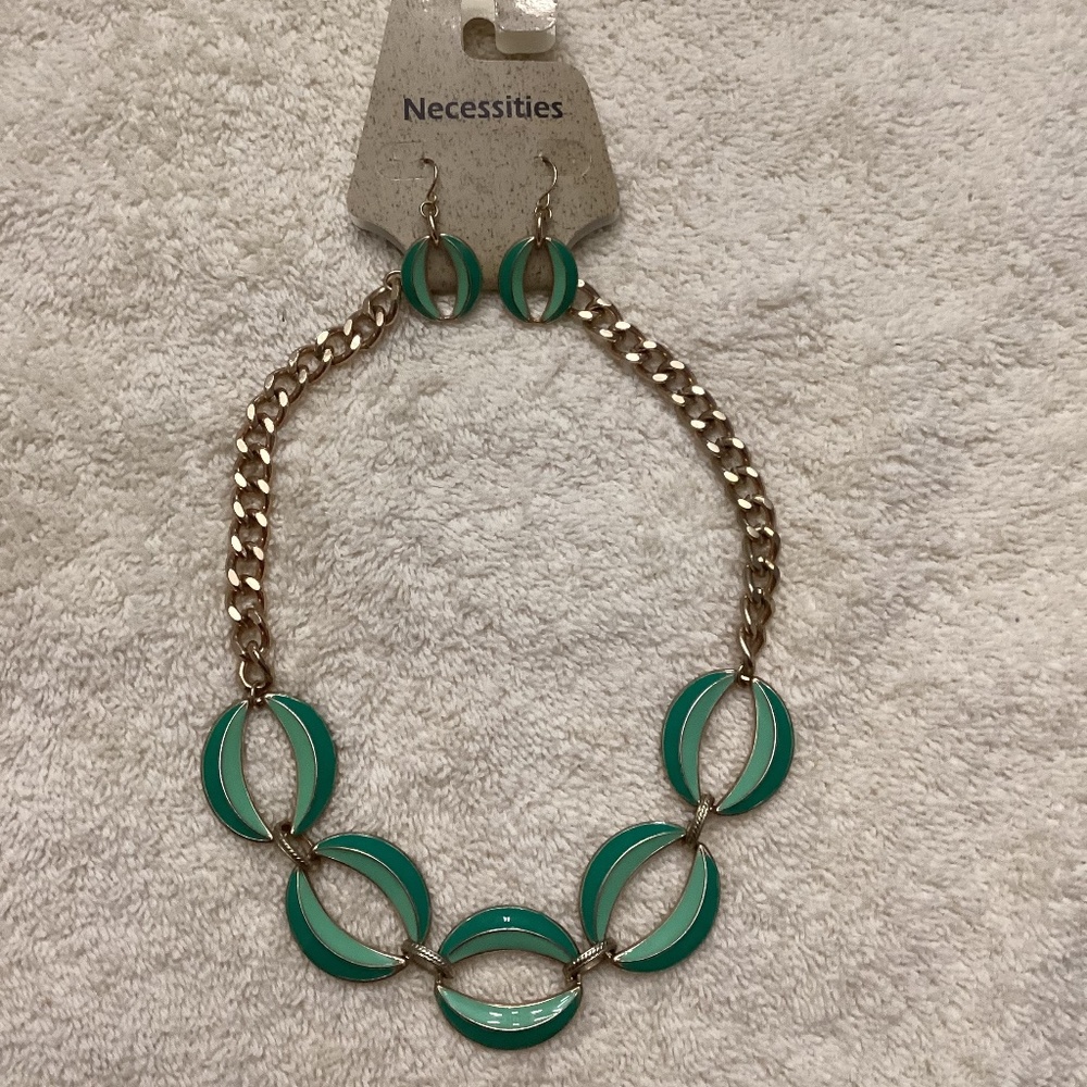 ⭐️ Costume Statement Necklace/Earrings Set